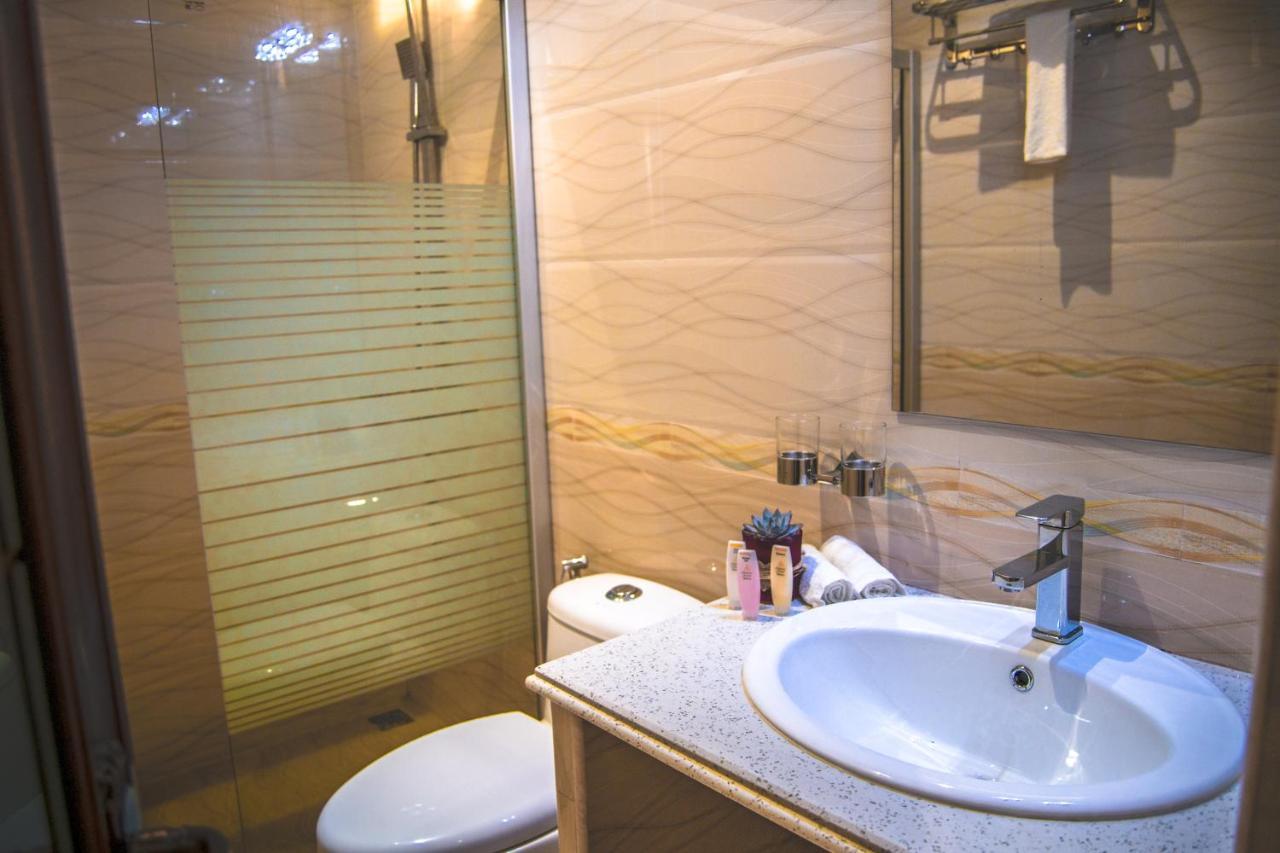 Abuharee Grand Ξενοδοχείο Addu City Εξωτερικό φωτογραφία